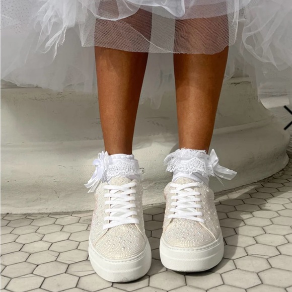 NEW IN BOX Betsy Johnson SIDNY all-over pearl platform sneaker! - Picture 2 of 6